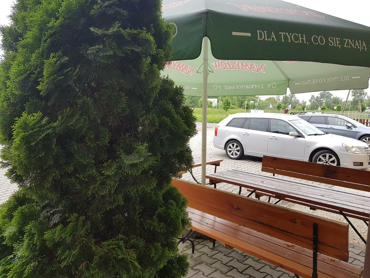 Hotelik Pod Baranami Siechnice Exterior foto