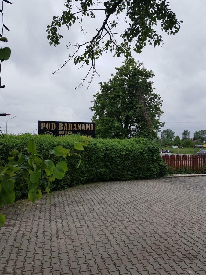 Hotelik Pod Baranami Siechnice Exterior foto